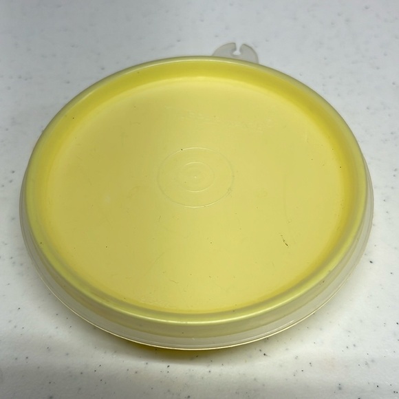 Tupperware Small Bowl - Picture 1 of 8